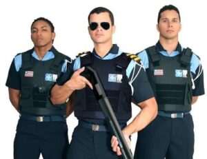 Leia mais sobre o artigo Sonhar com segurança, vigilante